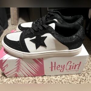 HeyGirl by Corkys